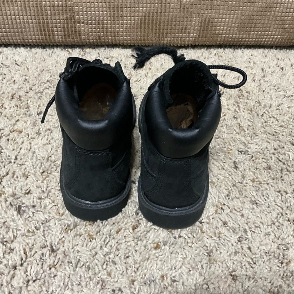 Timberland Kids Black Leather Boots - Picture 10 of 12
